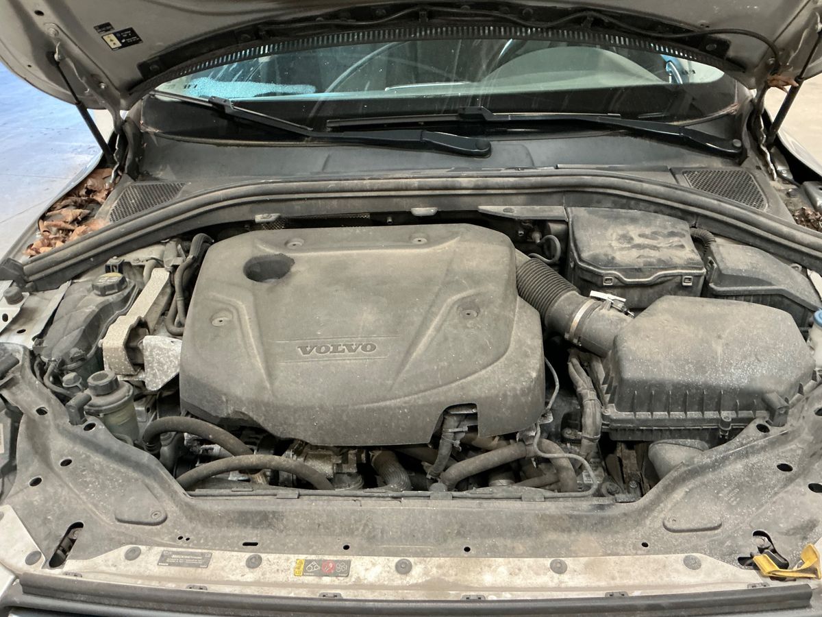Volvo XC60 2018 — photo 24