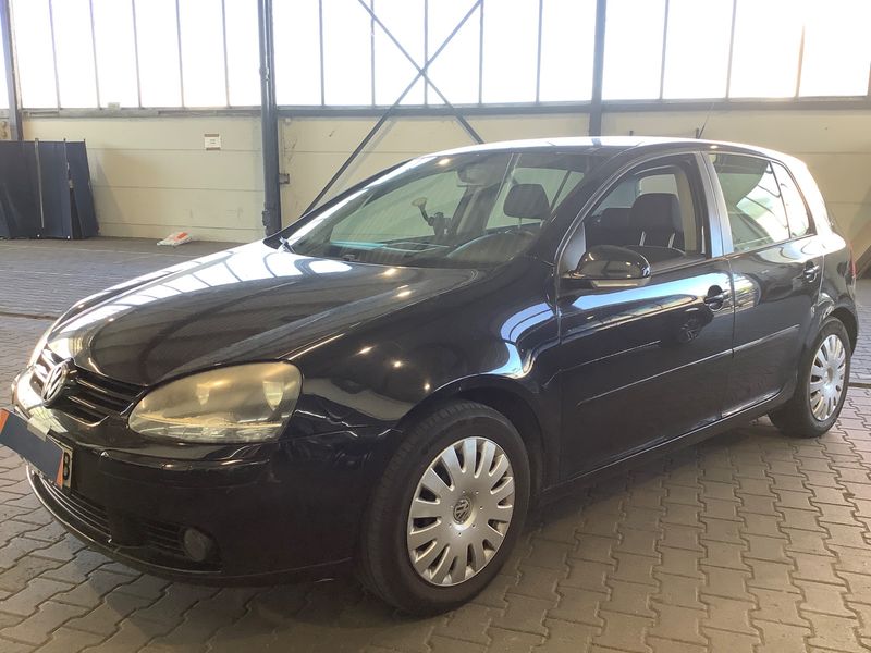 Volkswagen Golf V 1.6 Tour