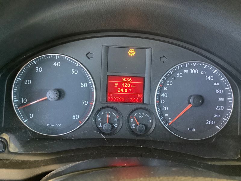 Volkswagen Golf V 1.6 Tour — zdjęcie 4