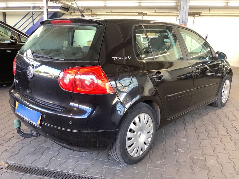 Volkswagen Golf V 1.6 Tour — zdjęcie 2