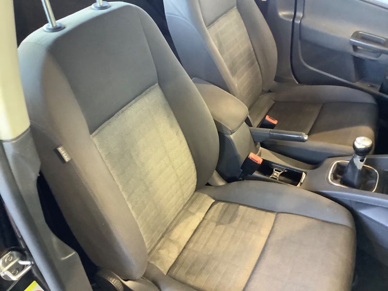 Volkswagen Golf V 1.6 Tour — zdjęcie 3