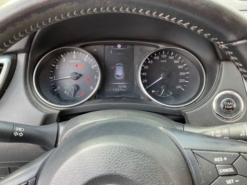 Nissan Qashqai 1.2 N-Vision — zdjęcie 13