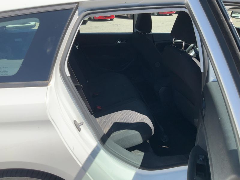 Peugeot 308 1.5 Blue-HDi Business — zdjęcie 14