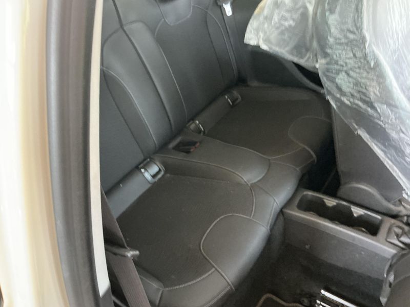 Opel Adam 1.4 Jam — zdjęcie 14