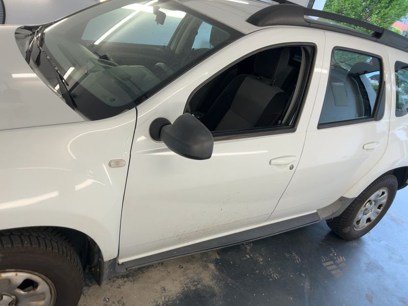 Dacia Duster 1.5 dCi Laureate 4x4 2012 – снимка 4