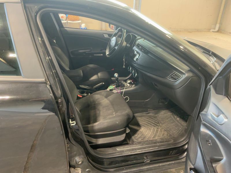 Alfa Romeo Giulietta 1.6 JTD Sport — zdjęcie 11