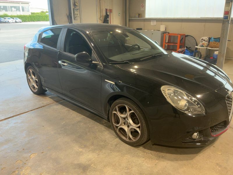 Alfa Romeo Giulietta 1.6 JTD Sport — zdjęcie 8