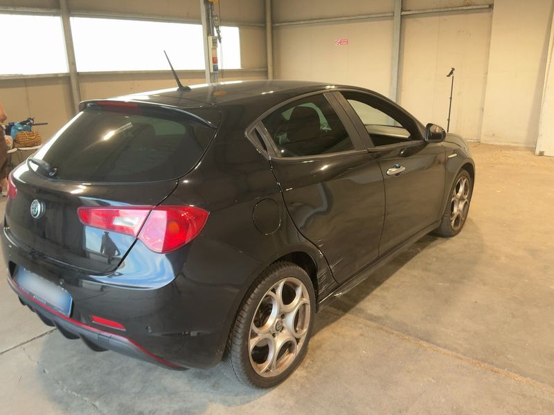Alfa Romeo Giulietta 1.6 JTD Sport — zdjęcie 6