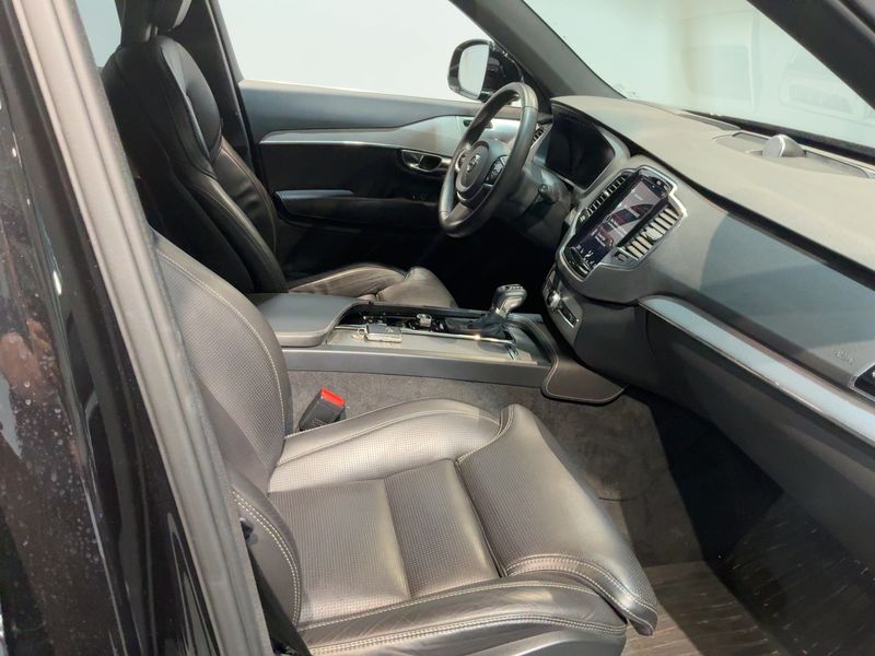 Volvo XC90 2.0 D5 Inscription AWD — zdjęcie 11