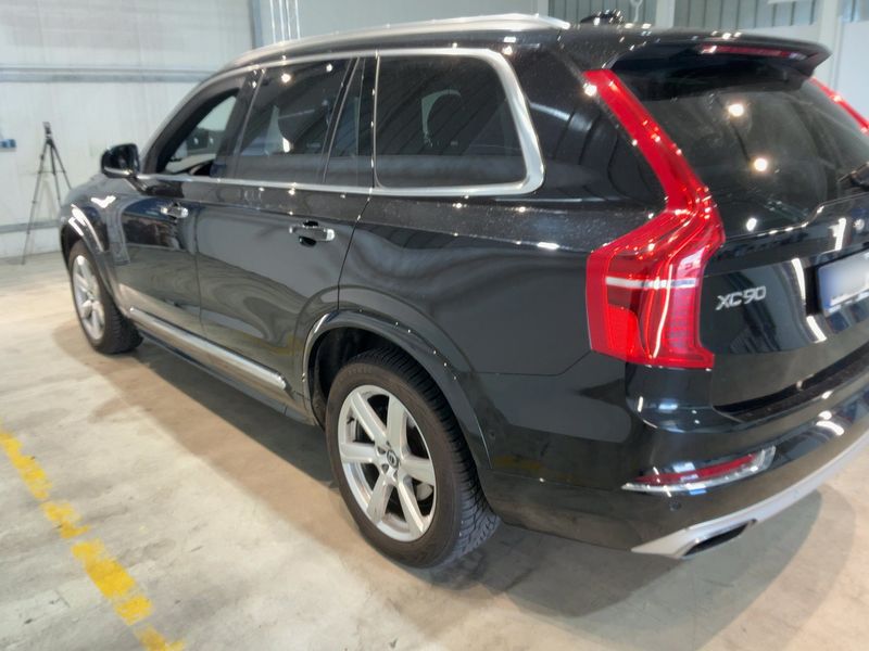 Volvo XC90 2.0 D5 Inscription AWD — zdjęcie 3