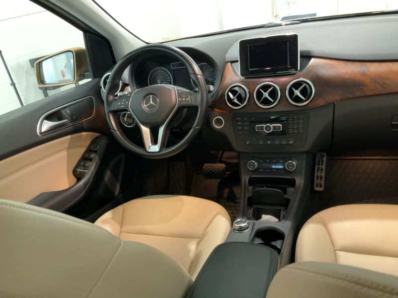 Mercedes-Benz B-Klasse B 200 CDI Standard — zdjęcie 12