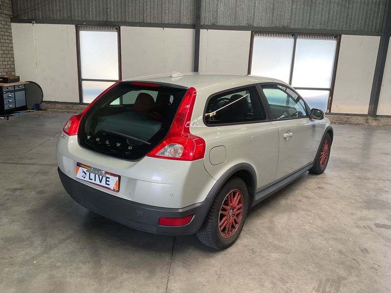 Volvo C30 1.6 Kinetic — zdjęcie 2