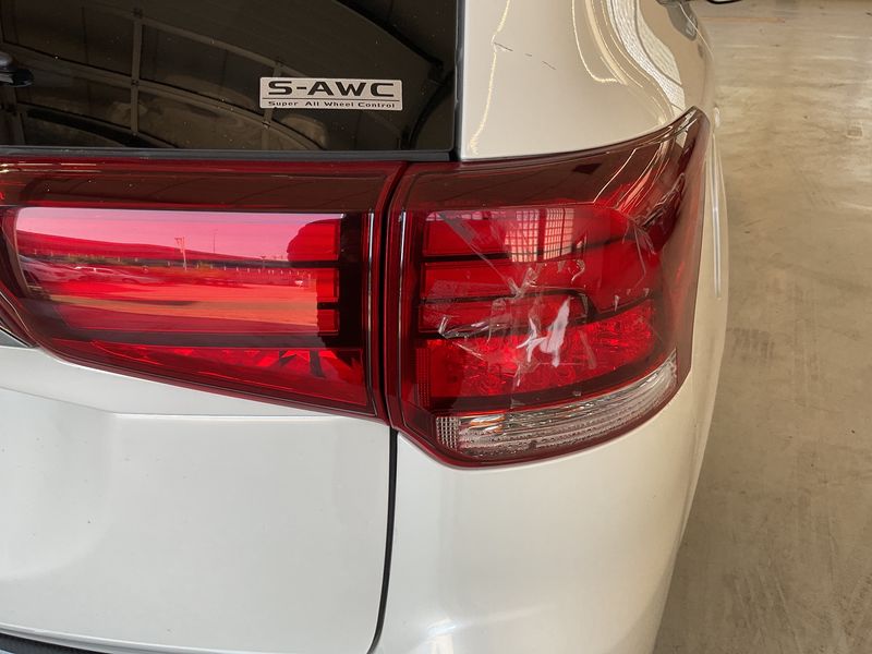 Mitsubishi Outlander 2.4 PHEV Instyle 4WD 2019 – снимка 22