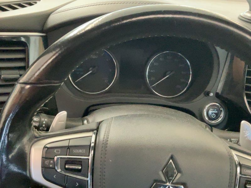 Mitsubishi Outlander 2.4 PHEV Instyle 4WD 2019 – снимка 18