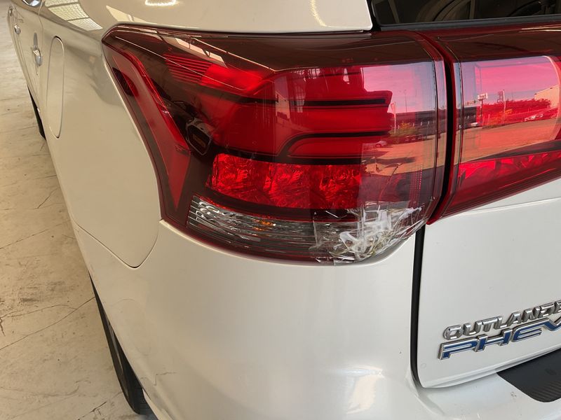 Mitsubishi Outlander 2.4 PHEV Instyle 4WD 2019 – снимка 21
