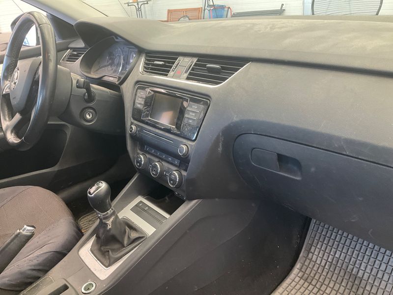 Skoda Octavia 2.0 TDI Elegance 4x4 2015 – снимка 36