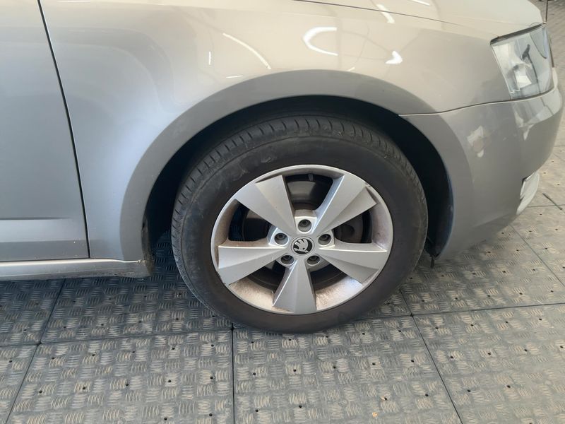 Skoda Octavia 2.0 TDI Elegance 4x4 2015 – снимка 11