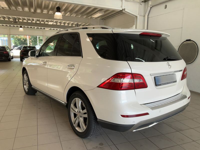 Mercedes-Benz M-Klasse ML 350 CDI BlueTEC — zdjęcie 3