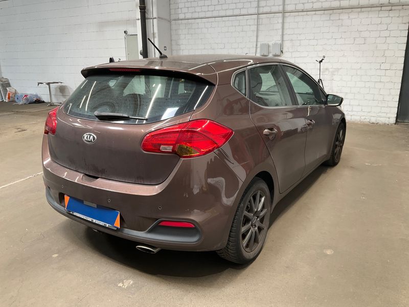 Kia cee'd 1.6 CRDi Edition 7 — zdjęcie 2
