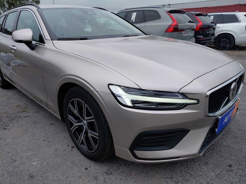 Volvo V60 2.0 T8 Plug-in Hybrid R Design AWD — zdjęcie 6