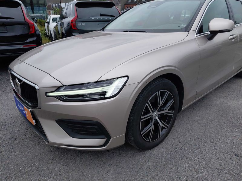 Volvo V60 2.0 T8 Plug-in Hybrid R Design AWD — zdjęcie 2