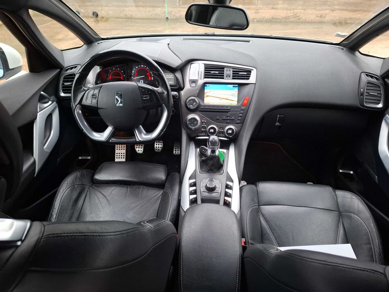 Citroen DS5 1.6 SportChic — zdjęcie 11