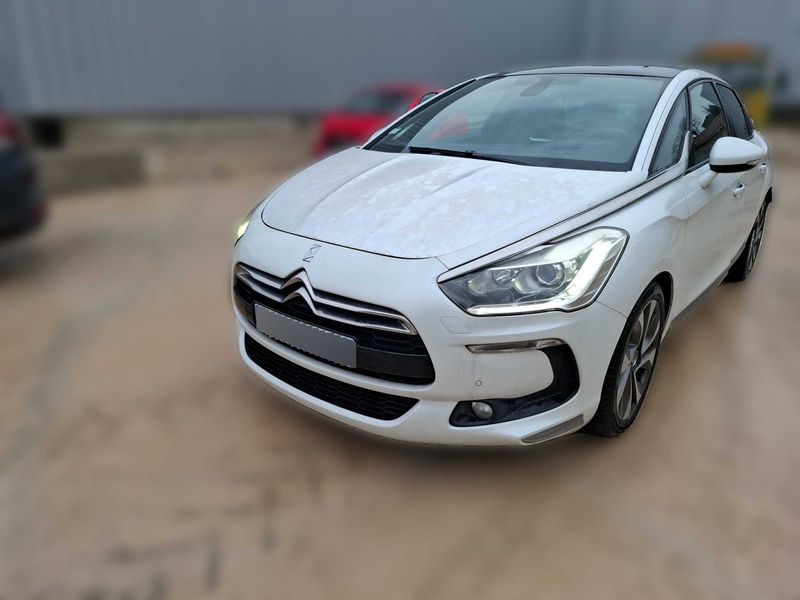 Citroen DS5 1.6 SportChic — zdjęcie 2