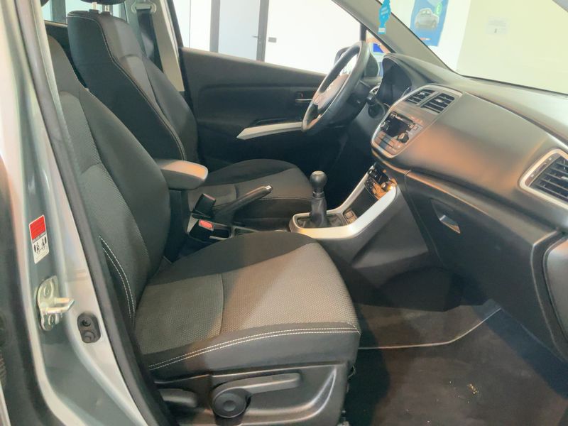Suzuki SX4 S-Cross 1.6 Cool 4WD — zdjęcie 11
