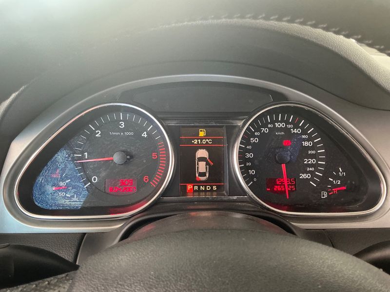 Audi Q7 3.0 V6 TDI quattro — zdjęcie 13