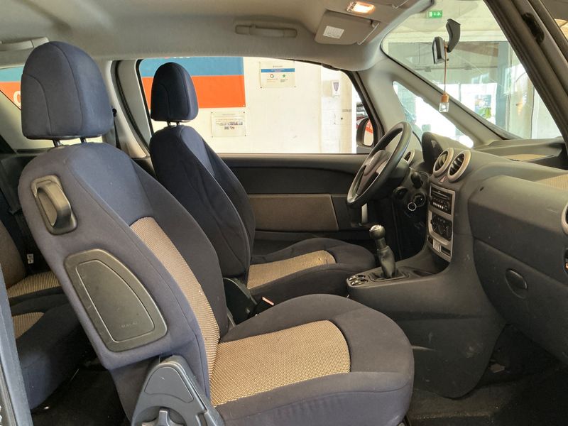 Peugeot 1007 1.4 Trendy — zdjęcie 3