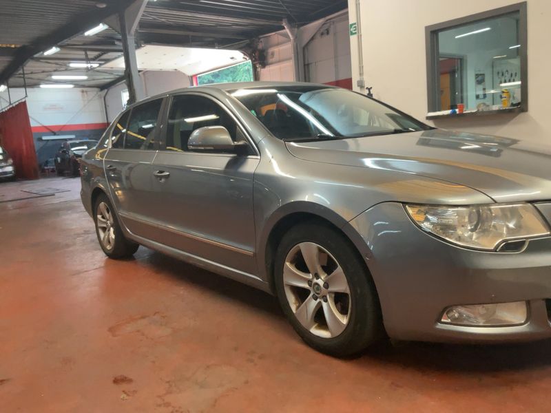 Skoda Superb 1.6 TDI GreenLine 2012 – снимка 12