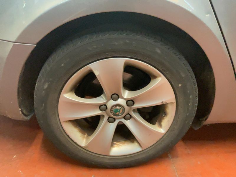 Skoda Superb 1.6 TDI GreenLine 2012 – снимка 9