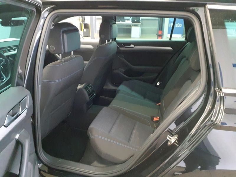 Volkswagen Passat 1.4 GTE — zdjęcie 12