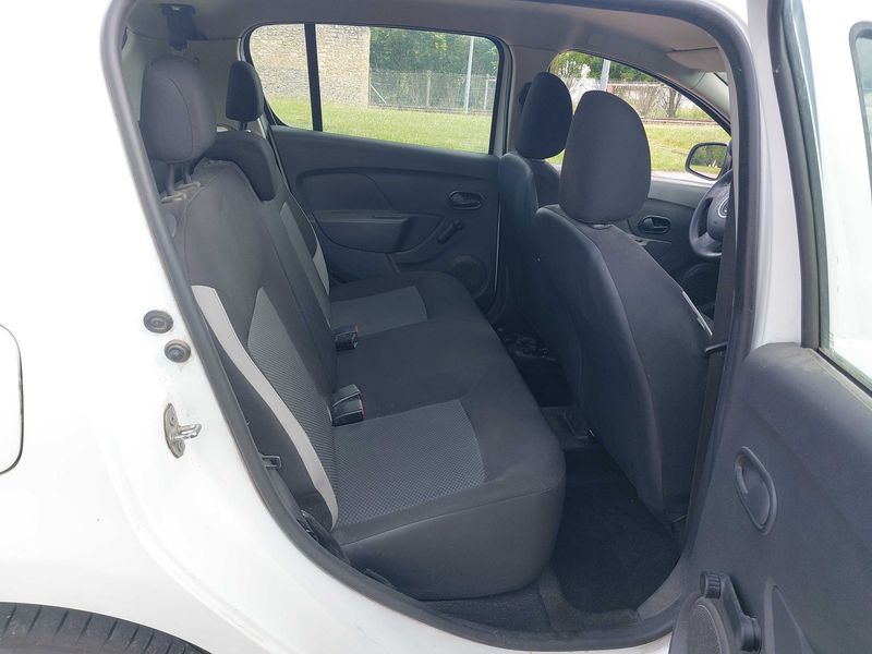 Dacia Sandero 1.5 dCi Ambiance — zdjęcie 13