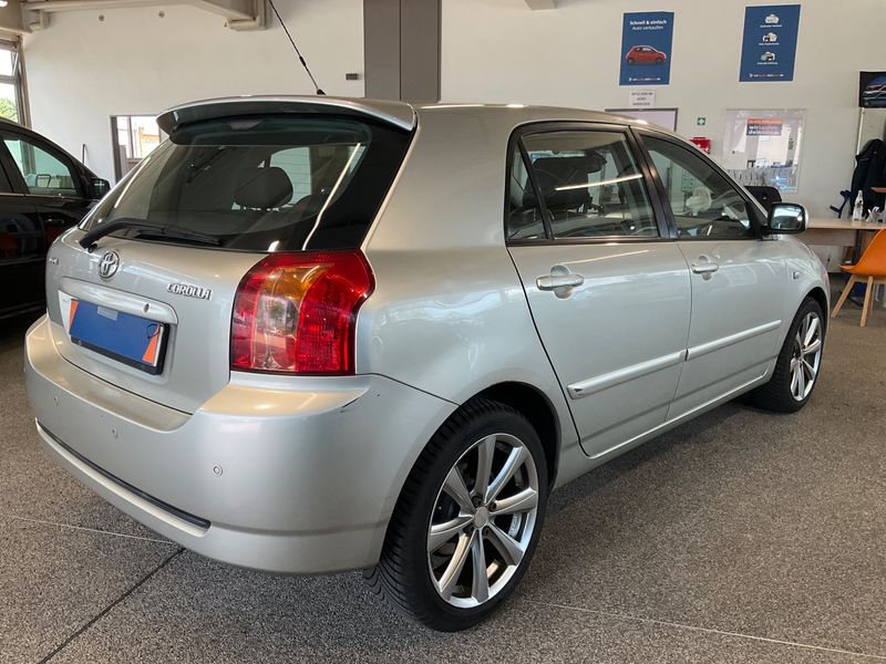 Toyota Corolla 1.6 Compact Executive — zdjęcie 2