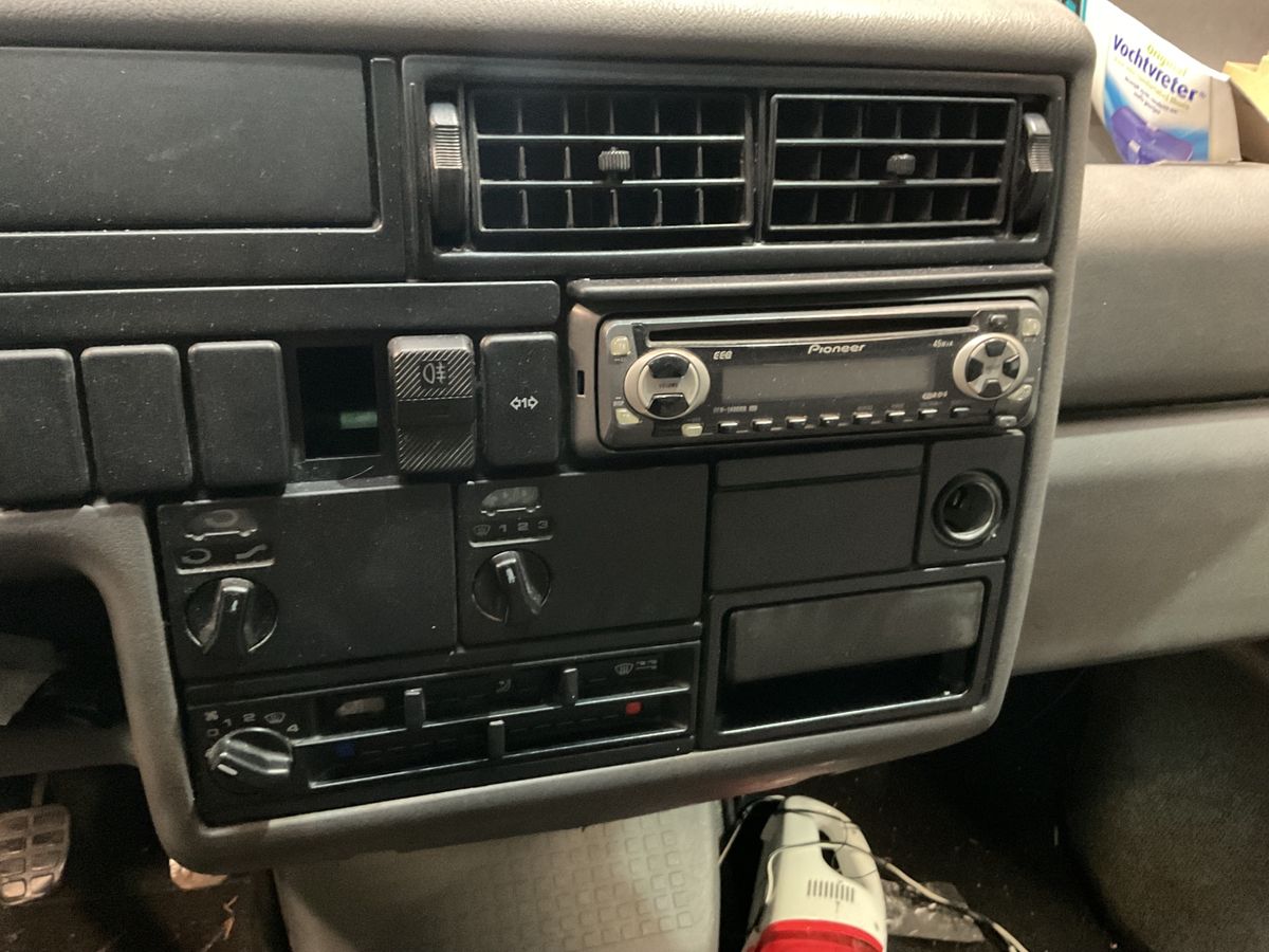 Volkswagen T4 1992 — photo 24