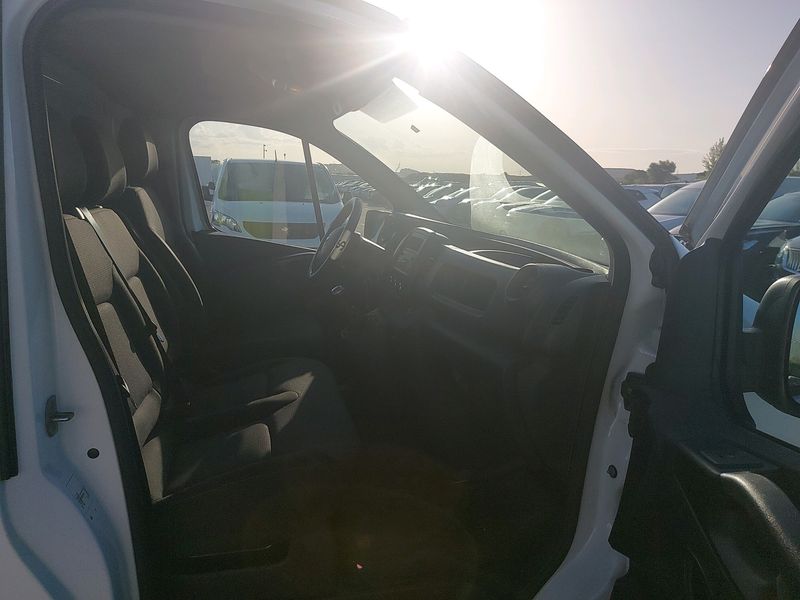 Nissan NV300 1.6 dCi L1H1 2,7t — zdjęcie 9