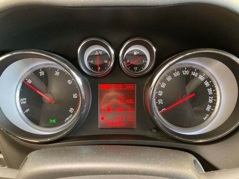 Opel Zafira Tourer 1.6 CDTI DPF Innovation — zdjęcie 4