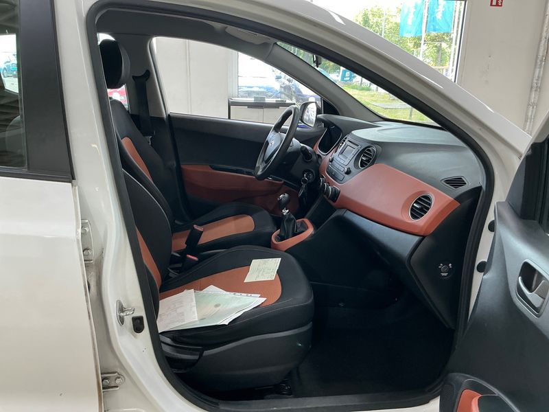 Hyundai i10 1.0 Comfort — zdjęcie 3