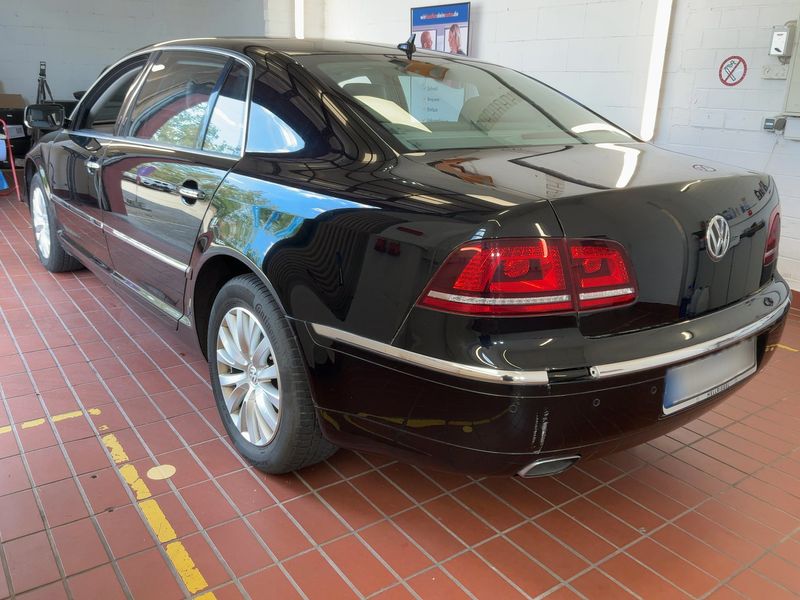Volkswagen Phaeton 4.2 V8 Lang 4Motion — zdjęcie 3