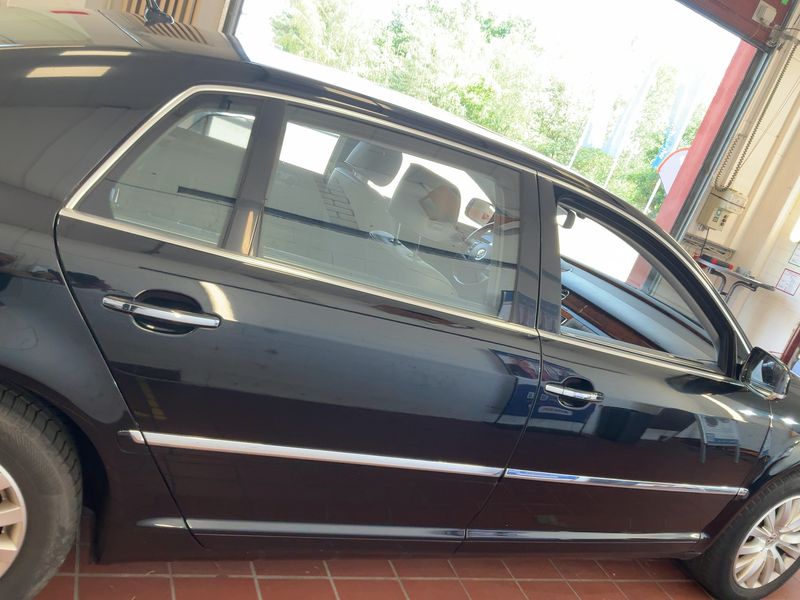 Volkswagen Phaeton 4.2 V8 Lang 4Motion — zdjęcie 7