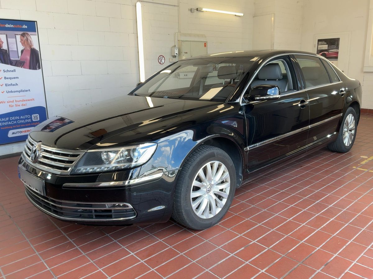 Volkswagen Phaeton 2016 — photo 1