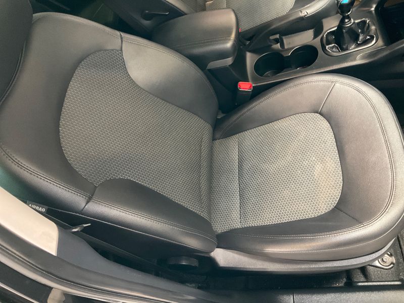 Hyundai ix35 1.6 Style 2WD 2010 – снимка 37