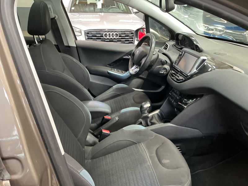 Peugeot 208 1.2 VTi Allure 2012 – снимка 3