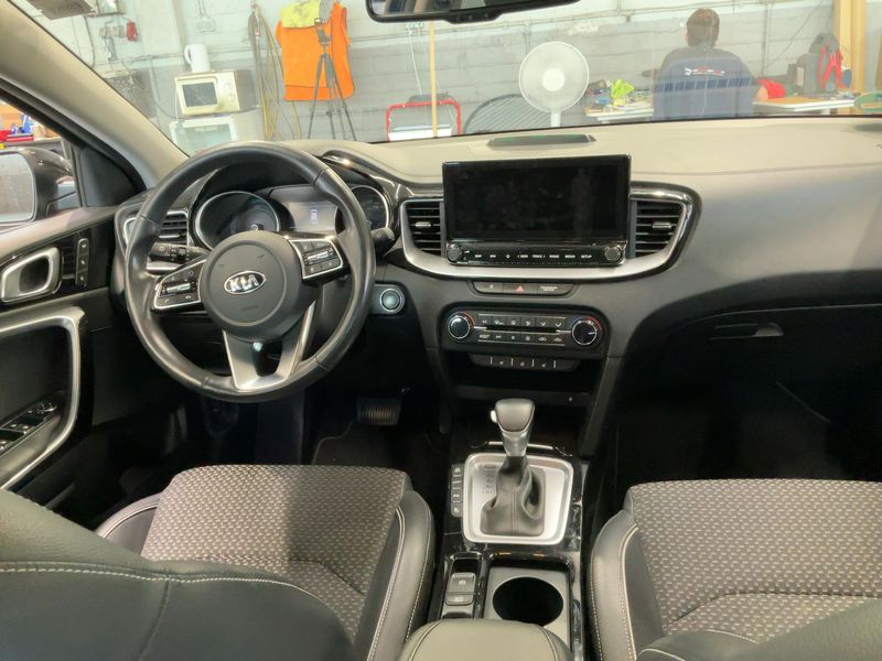 Kia cee'd 1.6 Plug-in Hybrid Spirit — zdjęcie 12