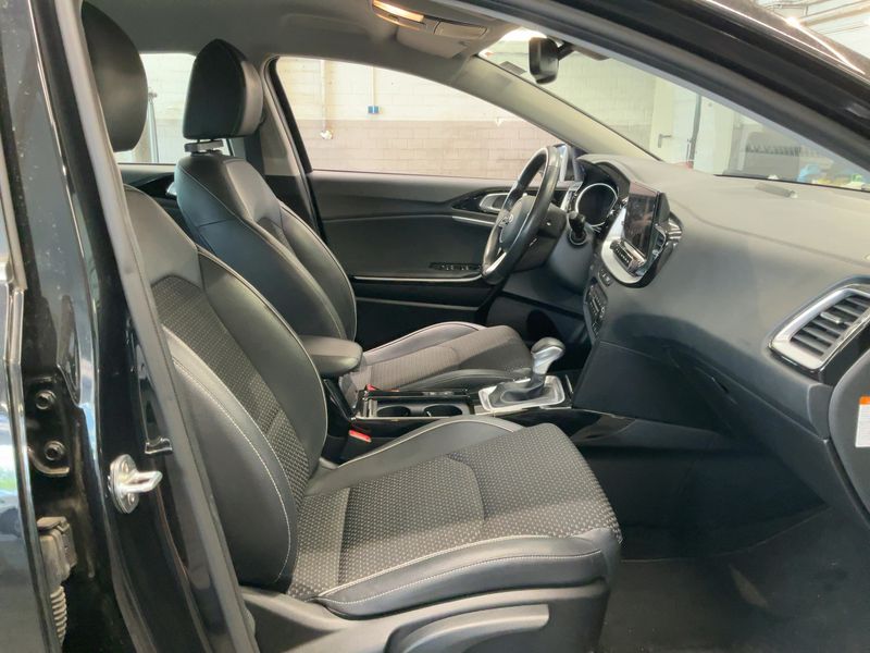 Kia cee'd 1.6 Plug-in Hybrid Spirit — zdjęcie 11