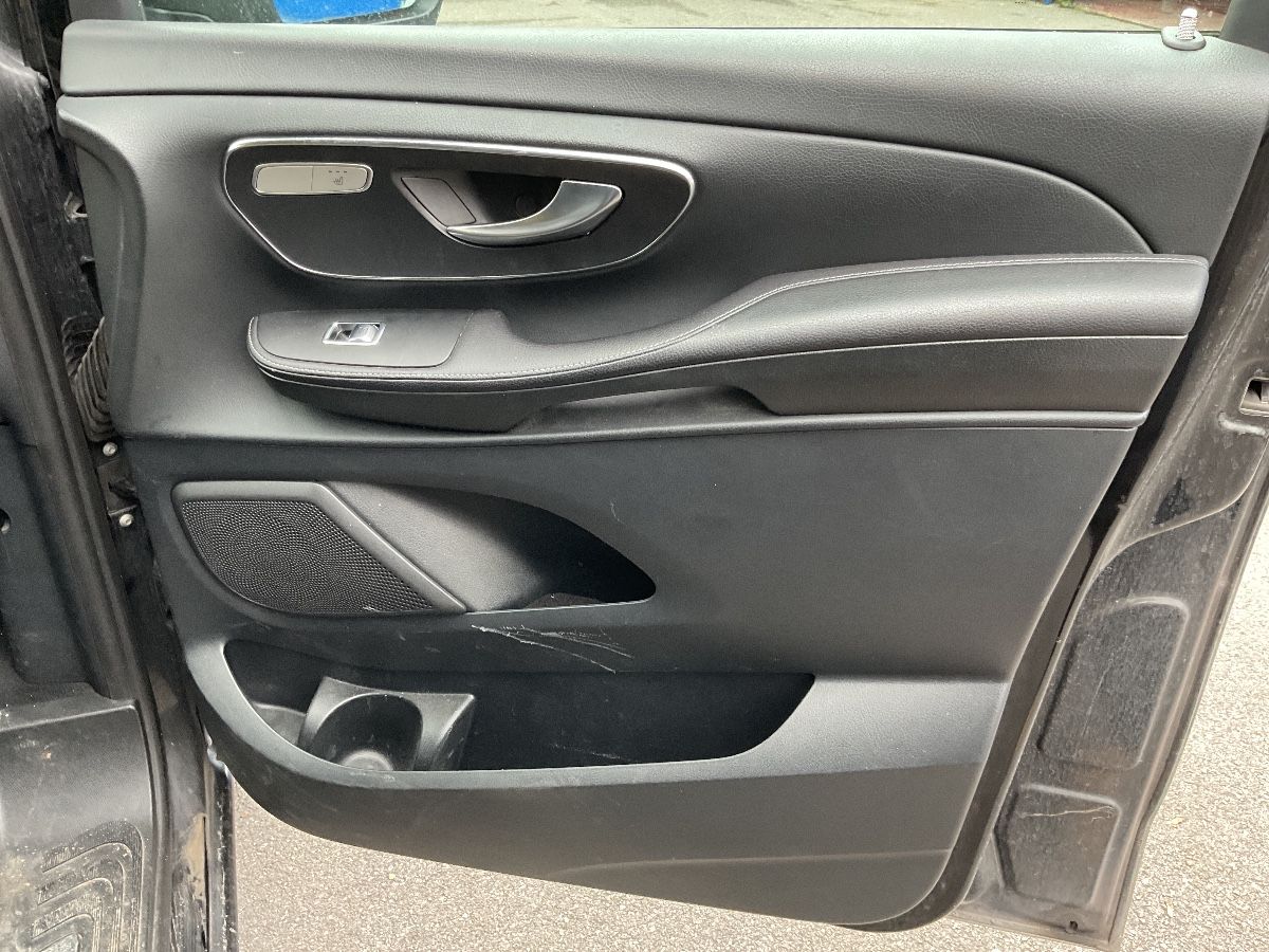 Mercedes-Benz V-Klasse 2017 — photo 37