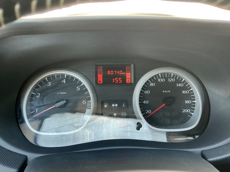 Dacia Duster 1.6 Laureate 4x2 — zdjęcie 13