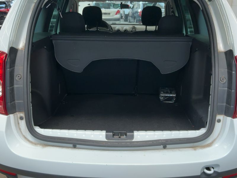 Dacia Duster 1.6 Laureate 4x2 — zdjęcie 10