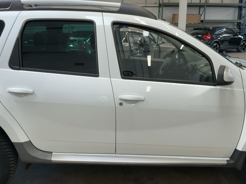 Dacia Duster 1.6 Laureate 4x2 — zdjęcie 7